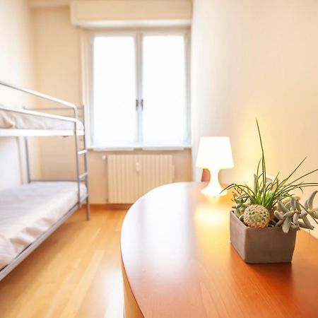 Skyline Apartment โกโม ภายนอก รูปภาพ