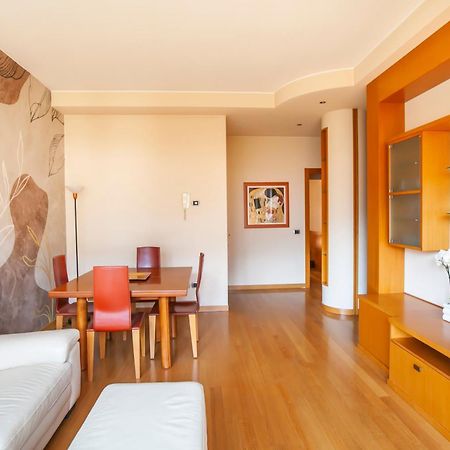 Skyline Apartment โกโม ภายนอก รูปภาพ
