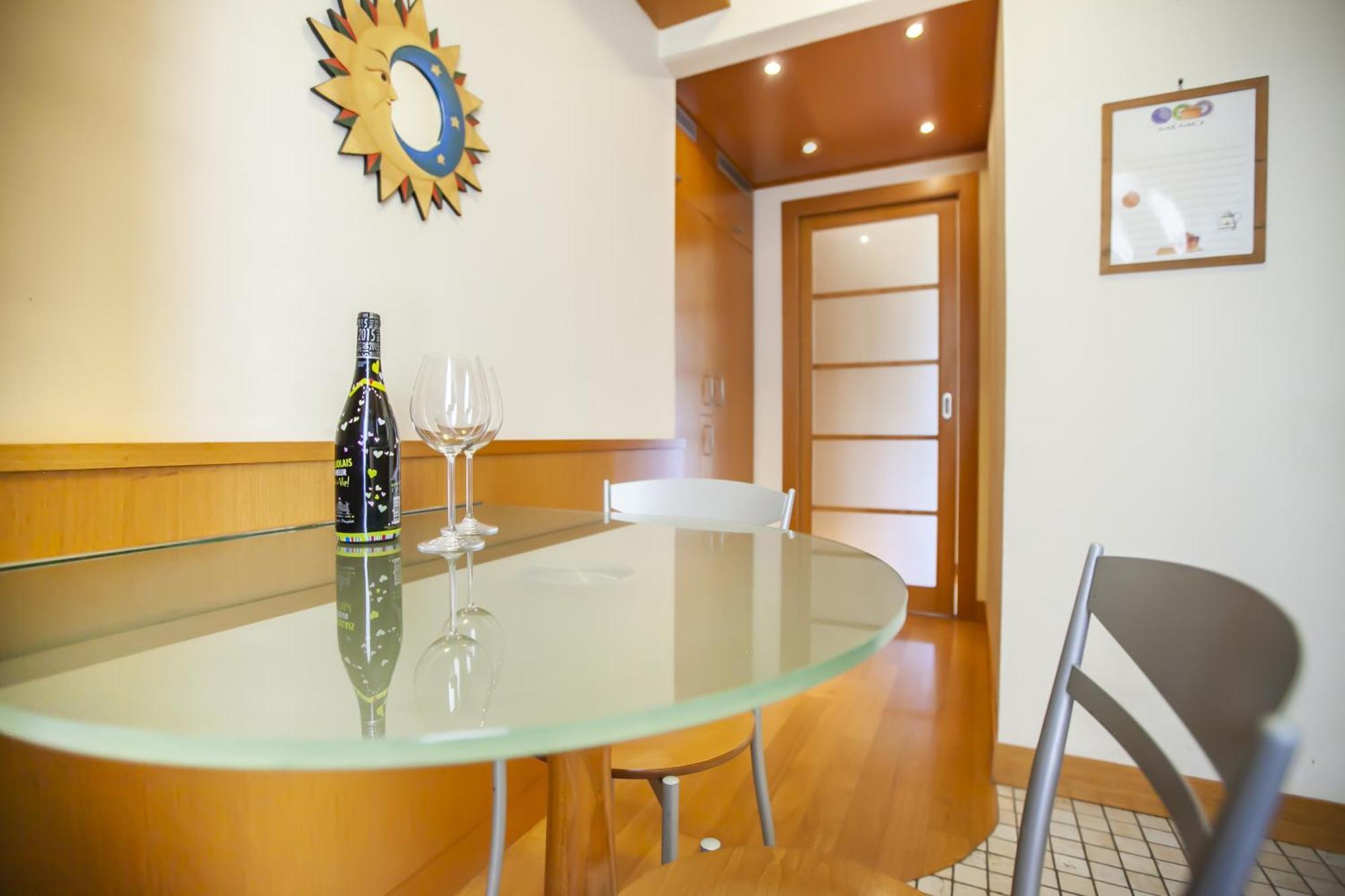 Skyline Apartment โกโม ภายนอก รูปภาพ