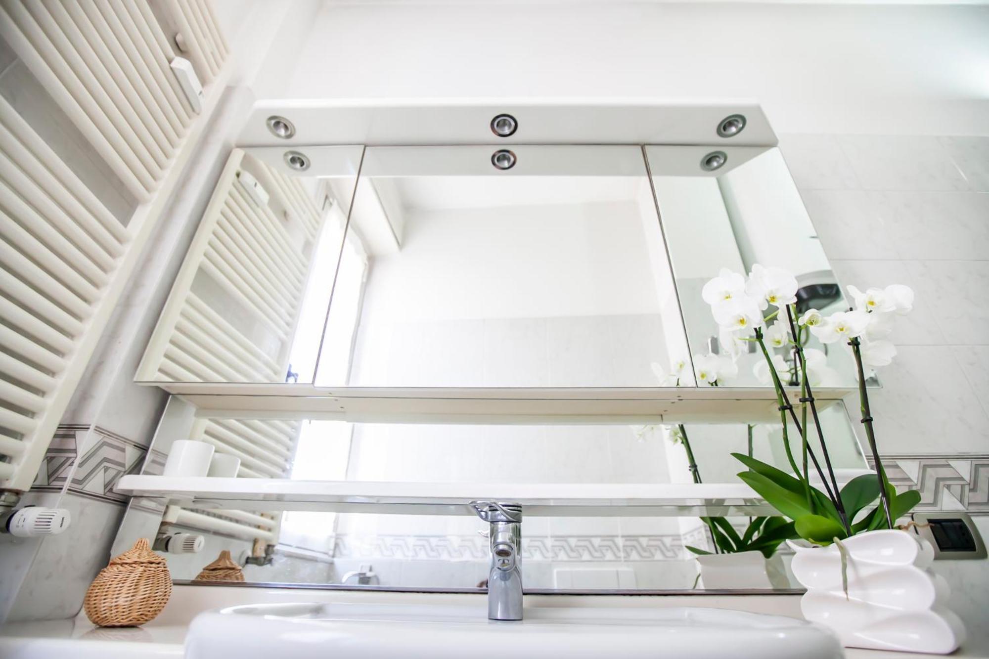 Skyline Apartment โกโม ภายนอก รูปภาพ