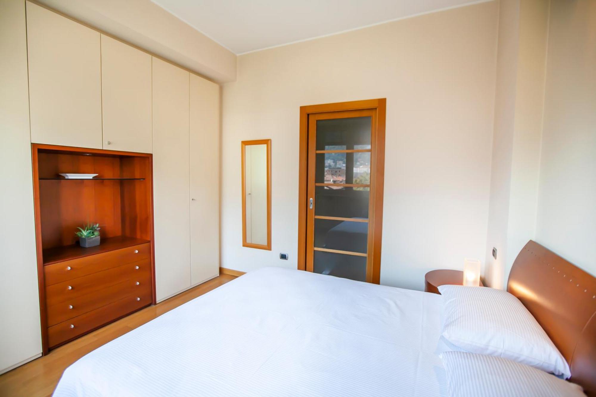 Skyline Apartment โกโม ภายนอก รูปภาพ