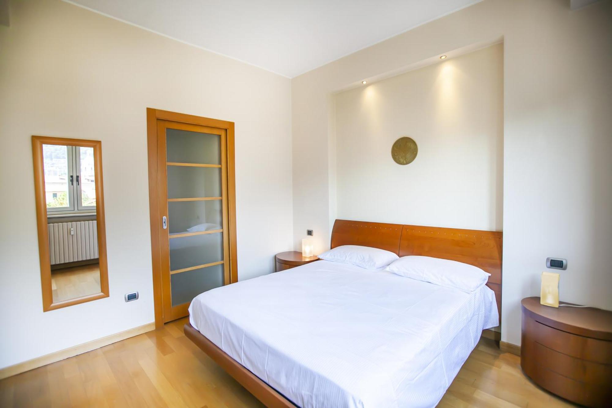 Skyline Apartment โกโม ภายนอก รูปภาพ