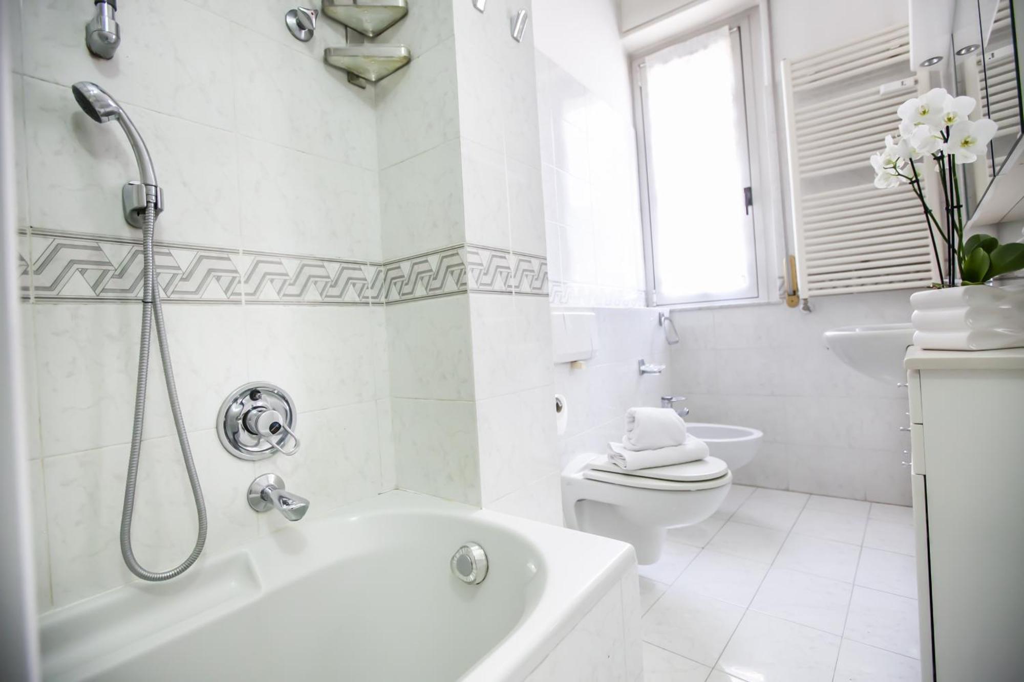 Skyline Apartment โกโม ภายนอก รูปภาพ