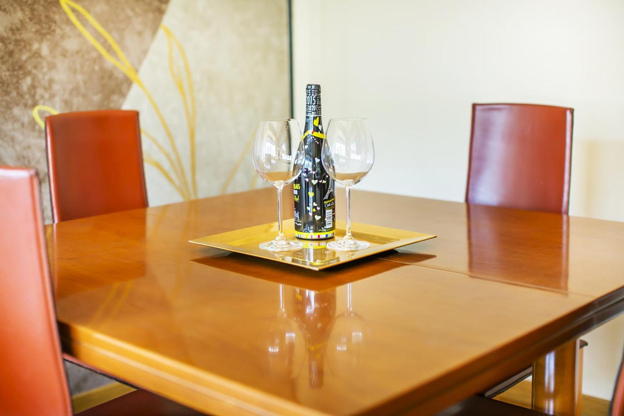 Skyline Apartment โกโม ภายนอก รูปภาพ