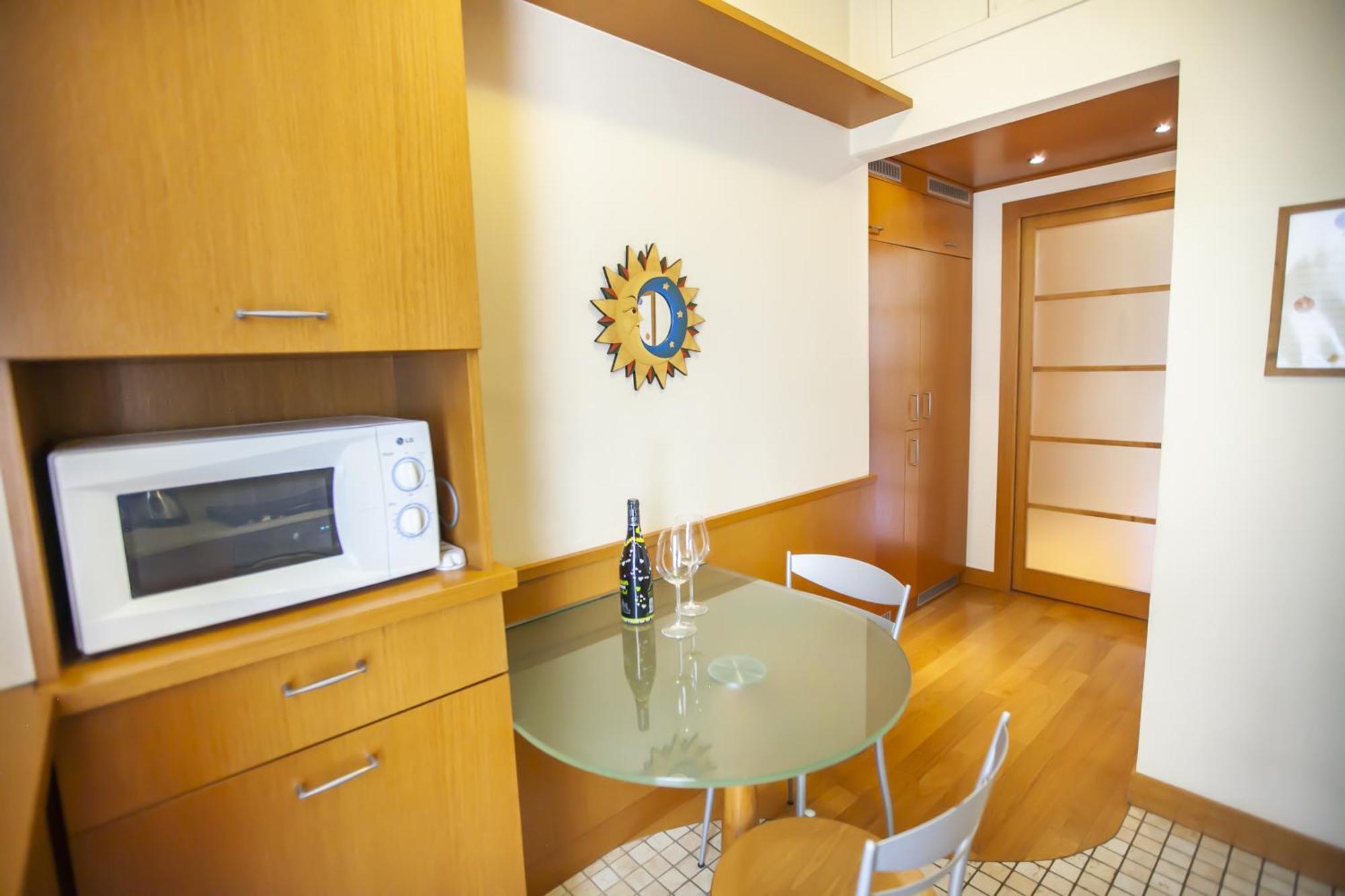 Skyline Apartment โกโม ภายนอก รูปภาพ