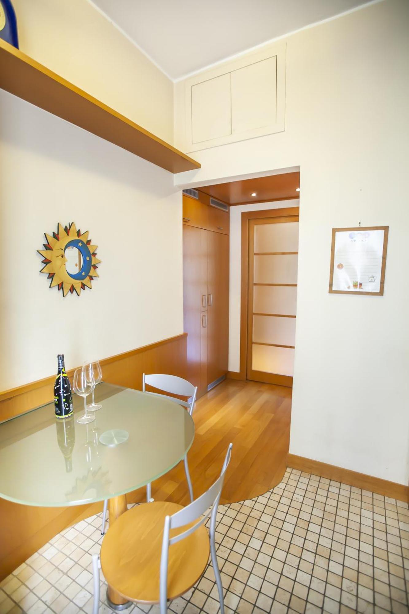 Skyline Apartment โกโม ภายนอก รูปภาพ