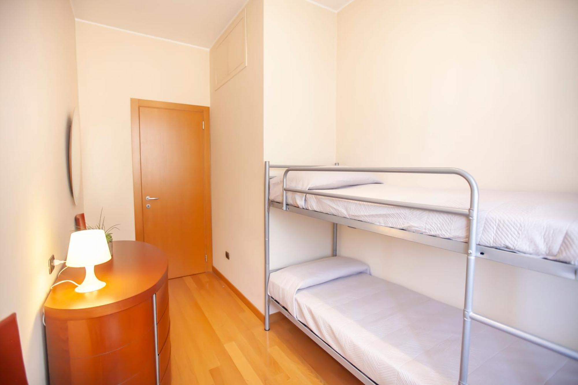 Skyline Apartment โกโม ภายนอก รูปภาพ