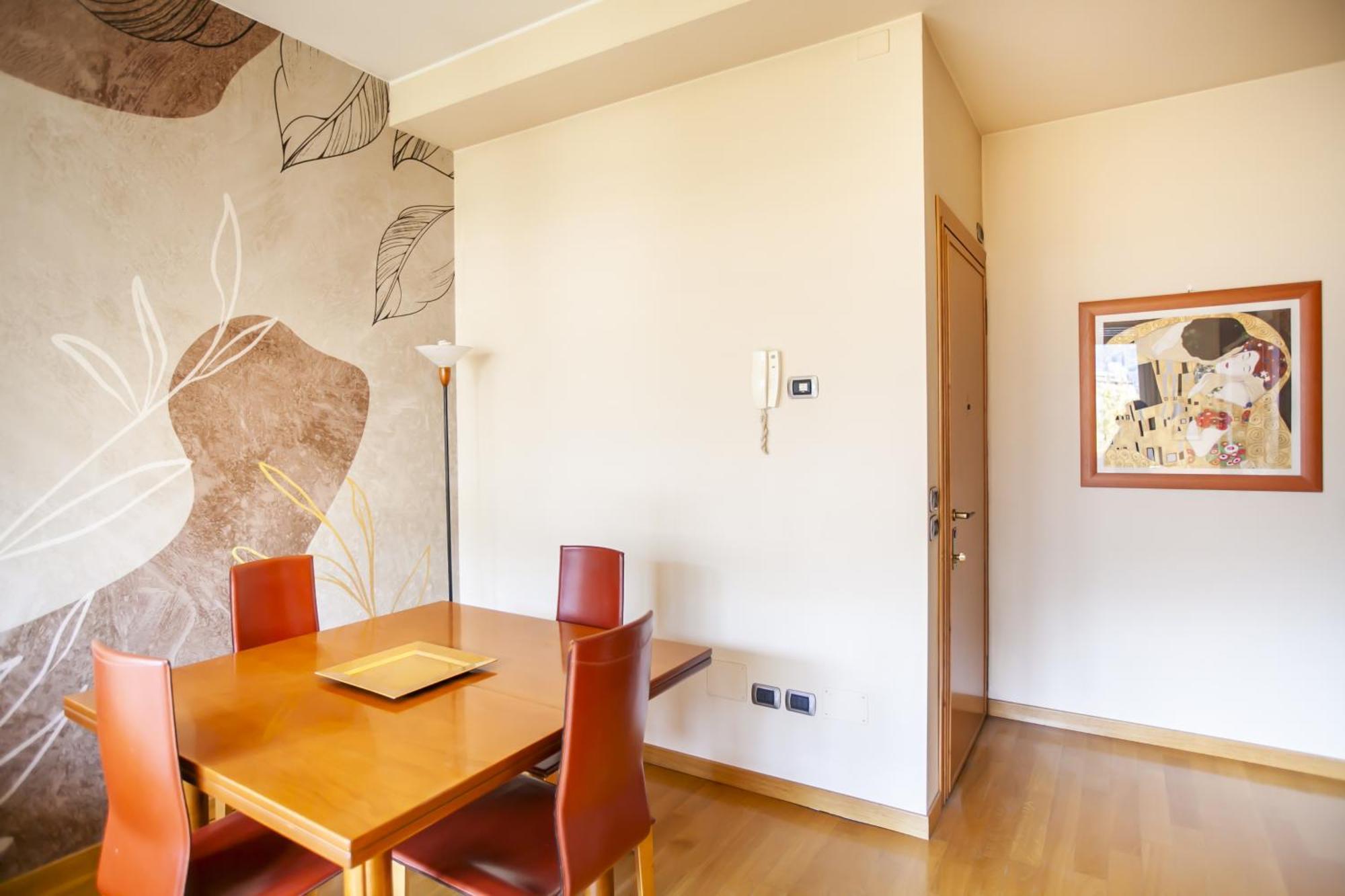 Skyline Apartment โกโม ภายนอก รูปภาพ