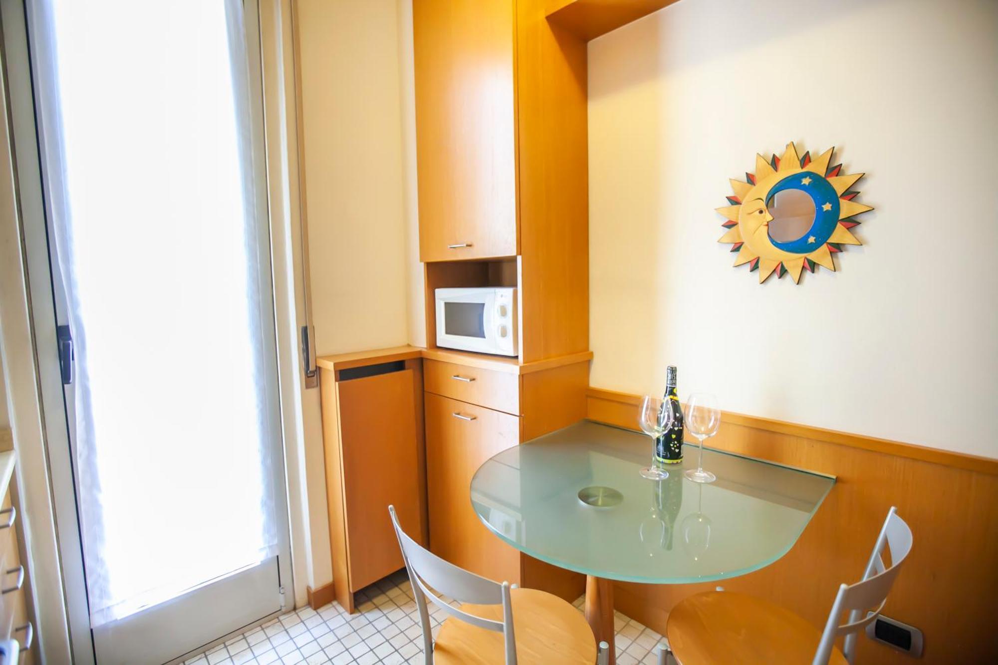 Skyline Apartment โกโม ภายนอก รูปภาพ