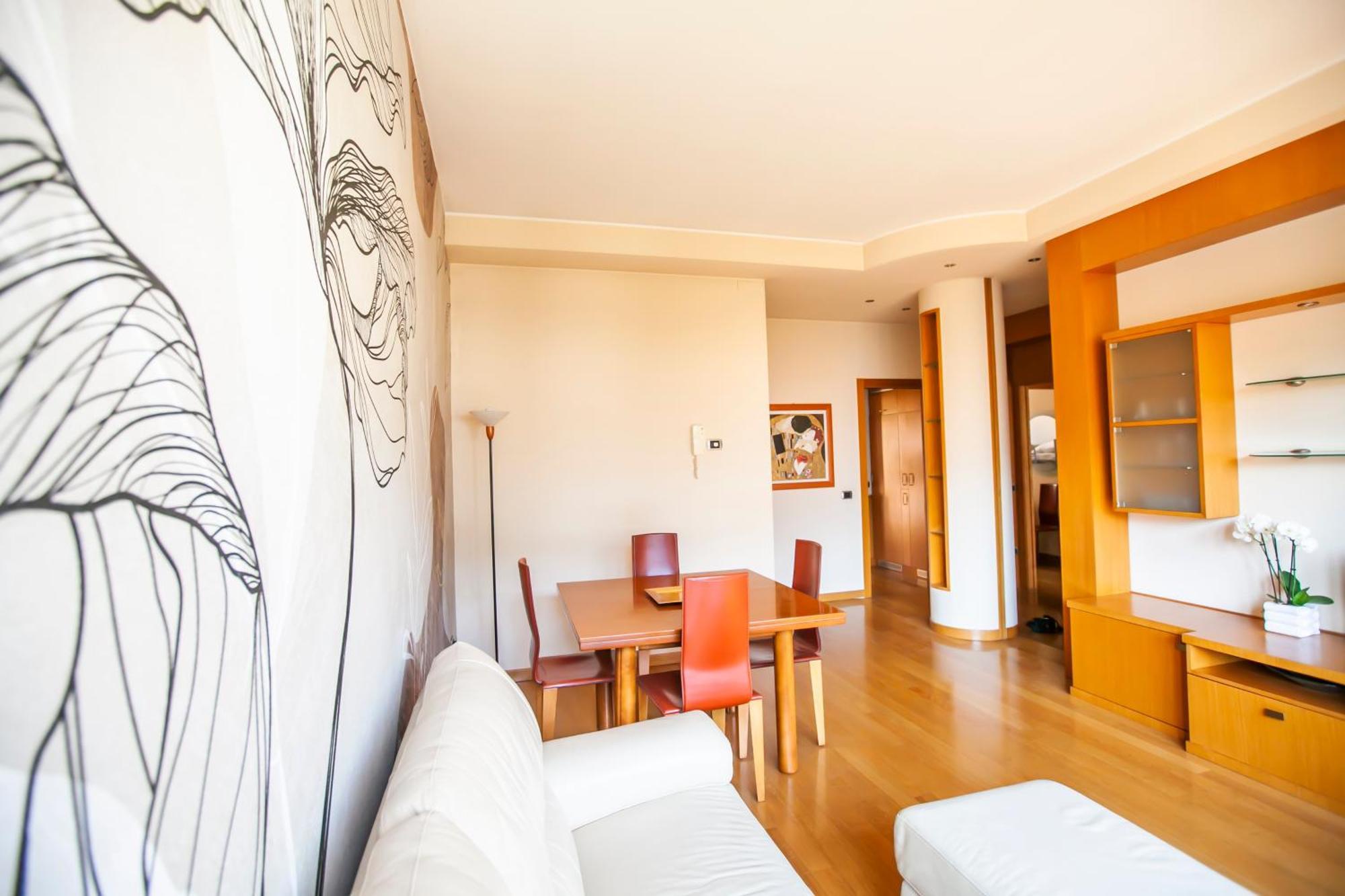 Skyline Apartment โกโม ภายนอก รูปภาพ