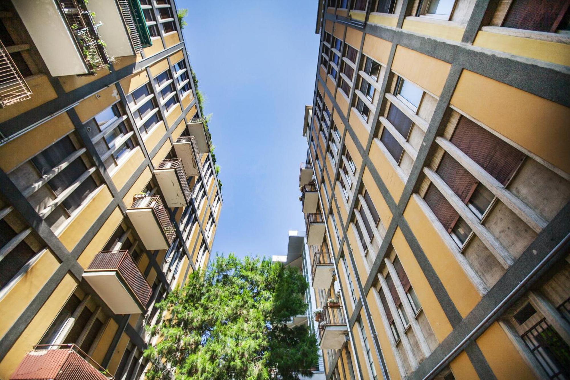 Skyline Apartment โกโม ภายนอก รูปภาพ
